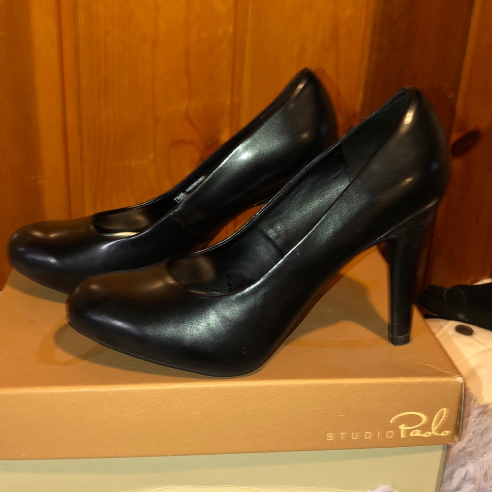 **Like new** black pumps